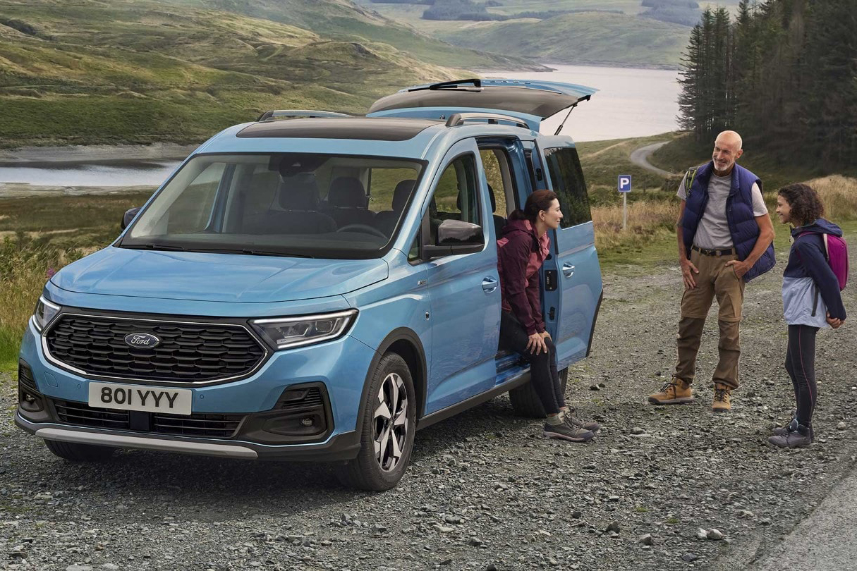 Angebot Ford Tourneo Connect Trend EcoBoost PHEV - mit KI generiert/bearbeitet