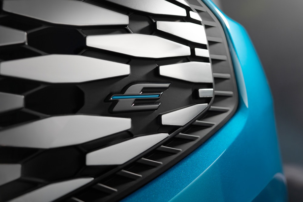 Ford Tourneo Custom grill detail