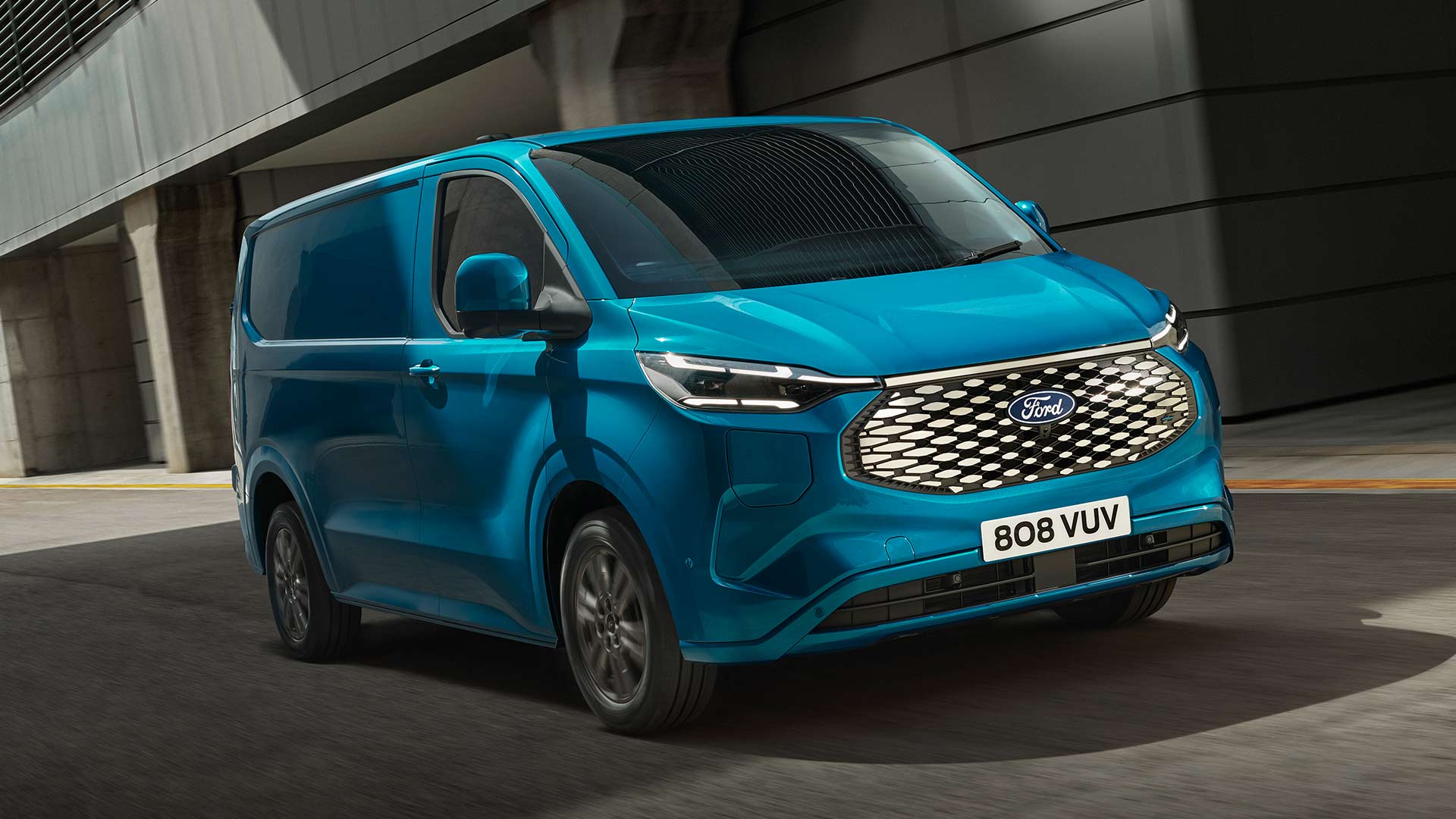 Angebot Ford Transit Custom Kombi Elektromotor - mit KI generiert/bearbeitet