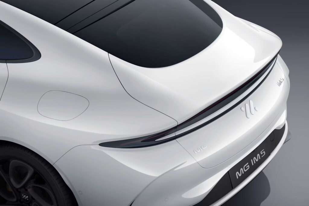 Die Heckansicht des MG IM5 im Detail