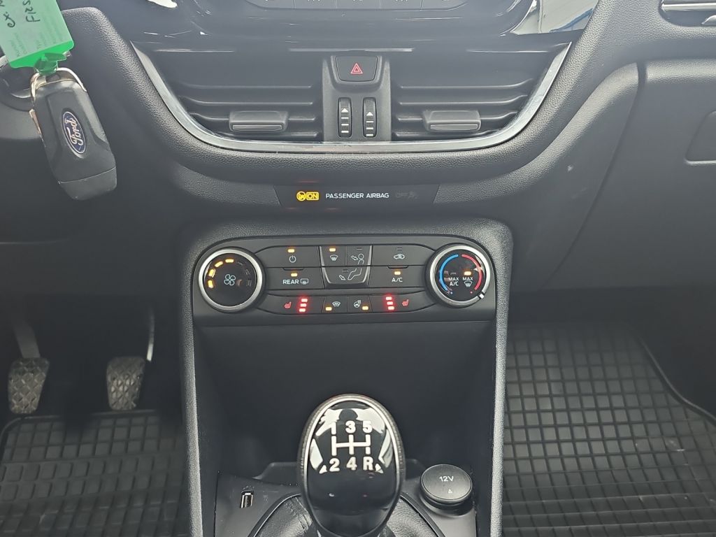 Fahrzeugabbildung Ford Fiesta C&C 1.1 Ltr. 75 PS *SHZ*FSH*