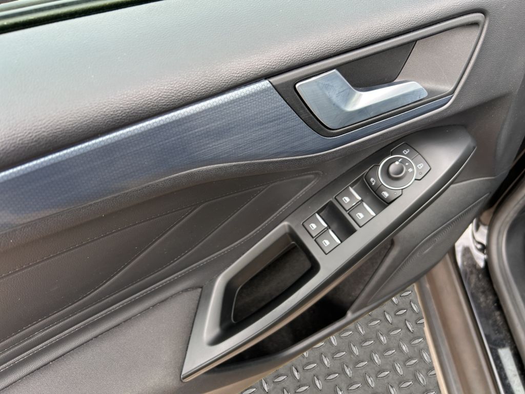 Fahrzeugabbildung Ford Focus ACTIVE 1.5 Ltr. 115 PS *AUTOMATIK*AHK*CARPLAY*