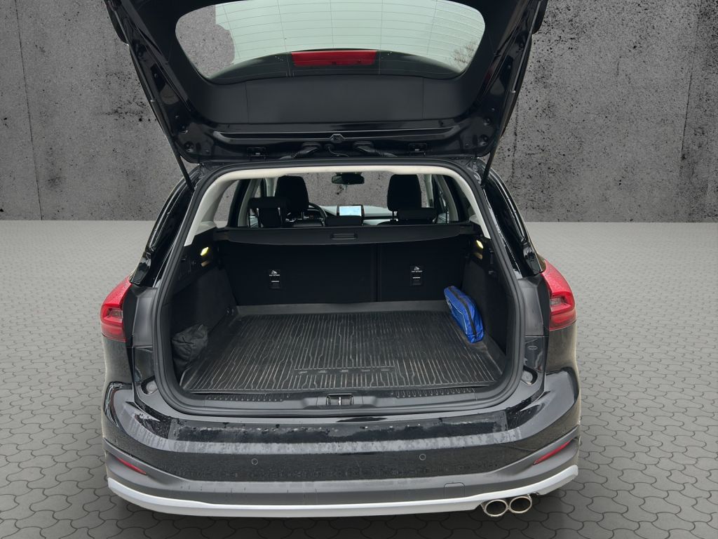 Fahrzeugabbildung Ford Focus Turnier 1.0 Aut. ACTIVE STYLE *RFK*TWA*18-LM*LED*ACC*