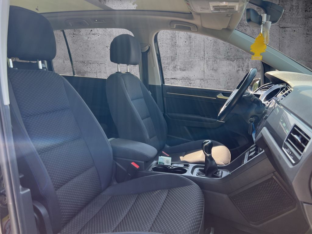 Fahrzeugabbildung Volkswagen Touran 2.0 TDI SCR UNITED