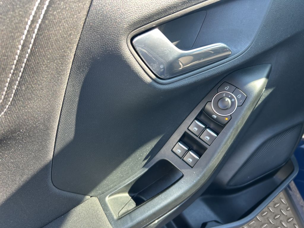Fahrzeugabbildung Ford Puma 1.0 EcoBoost COOL & CONNECT