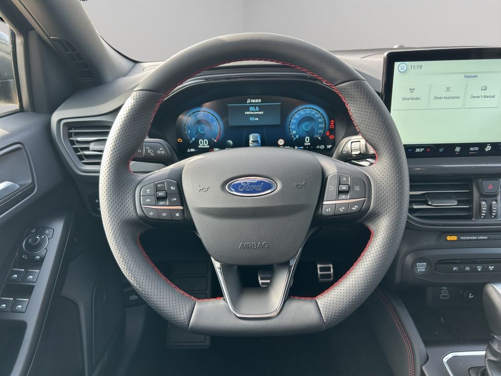 Fahrzeugabbildung Ford Focus Turnier ST-LINE X 1.0 Ltr. Hybrid Aut. 155 PS