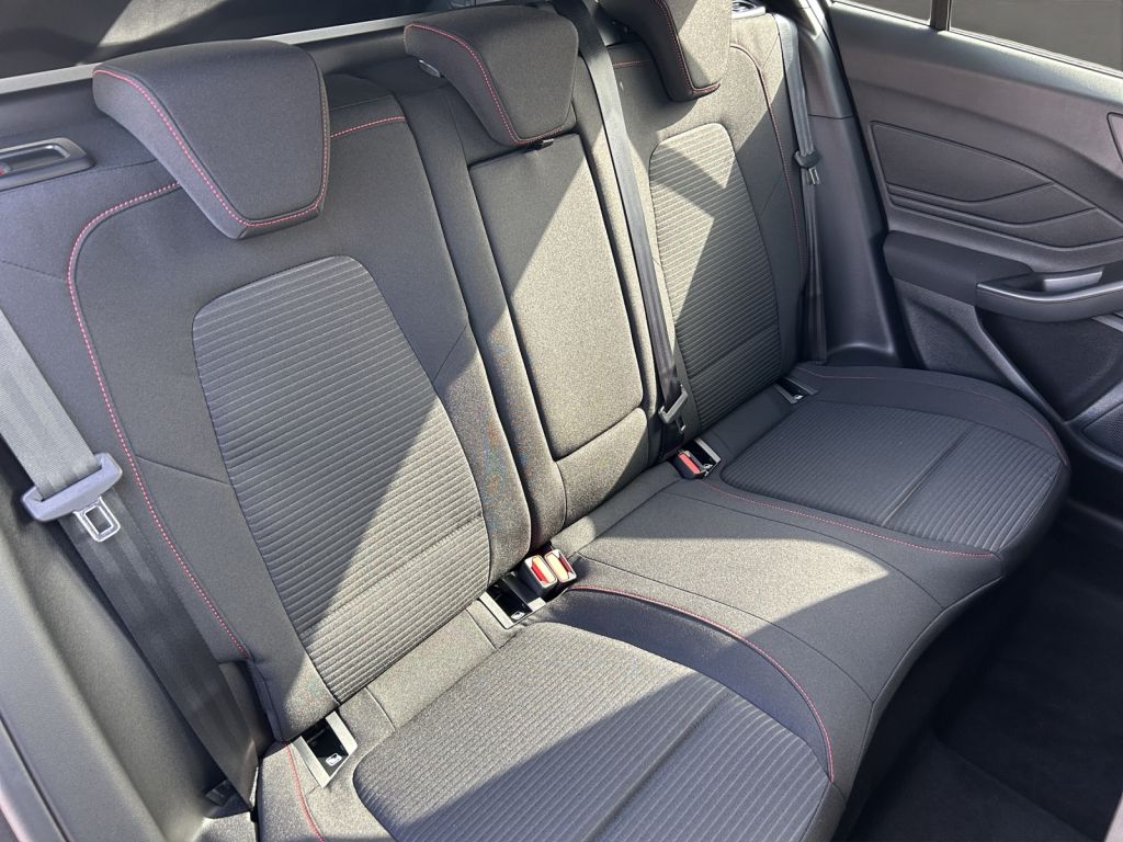 Fahrzeugabbildung Ford Focus Turnier ST-LINE X 1.0 Ltr. Hybrid Aut. 155 PS