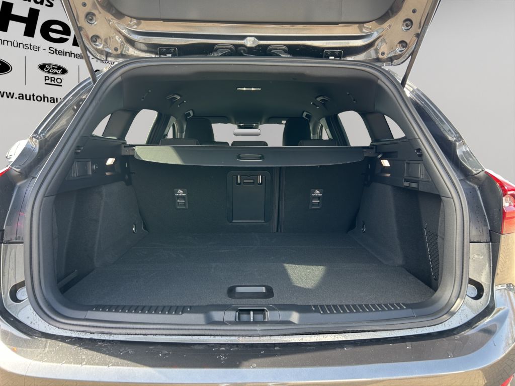 Fahrzeugabbildung Ford Focus Turnier ST-LINE X 1.0 Ltr. Hybrid Aut. 155 PS