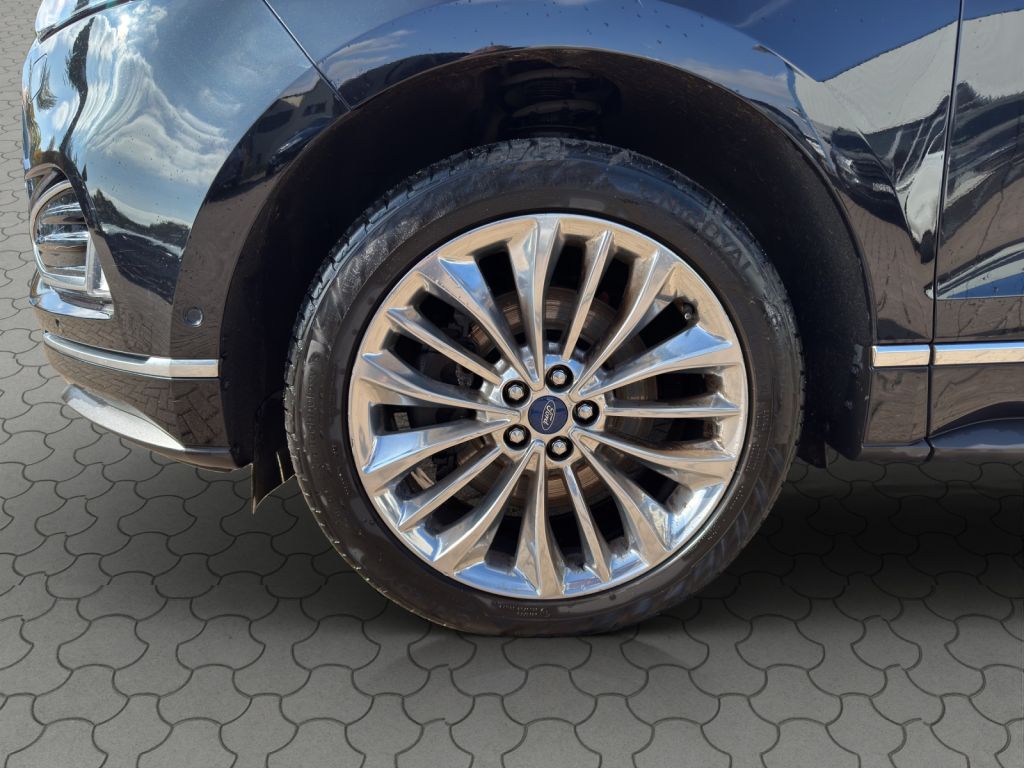 Fahrzeugabbildung Ford Edge Vignale 2.0 238 PS Bi-Turbo 4x4 Aut. *PANO*AHK*