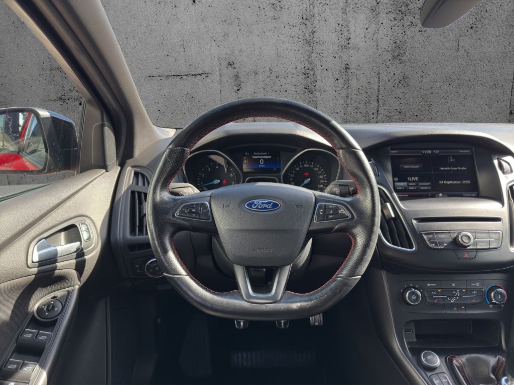 Fahrzeugabbildung Ford Focus Sport 1.5 Ltr. 150 PS *SCHIEBEDACH*NAVI*