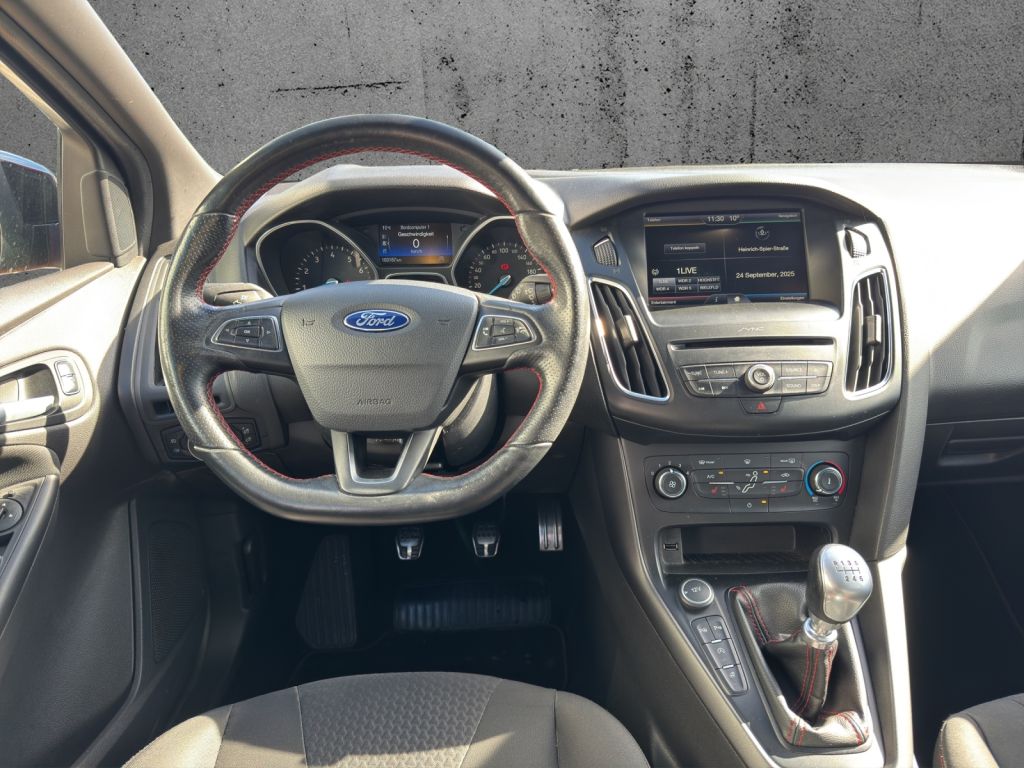 Fahrzeugabbildung Ford Focus Sport 1.5 Ltr. 150 PS *SCHIEBEDACH*NAVI*