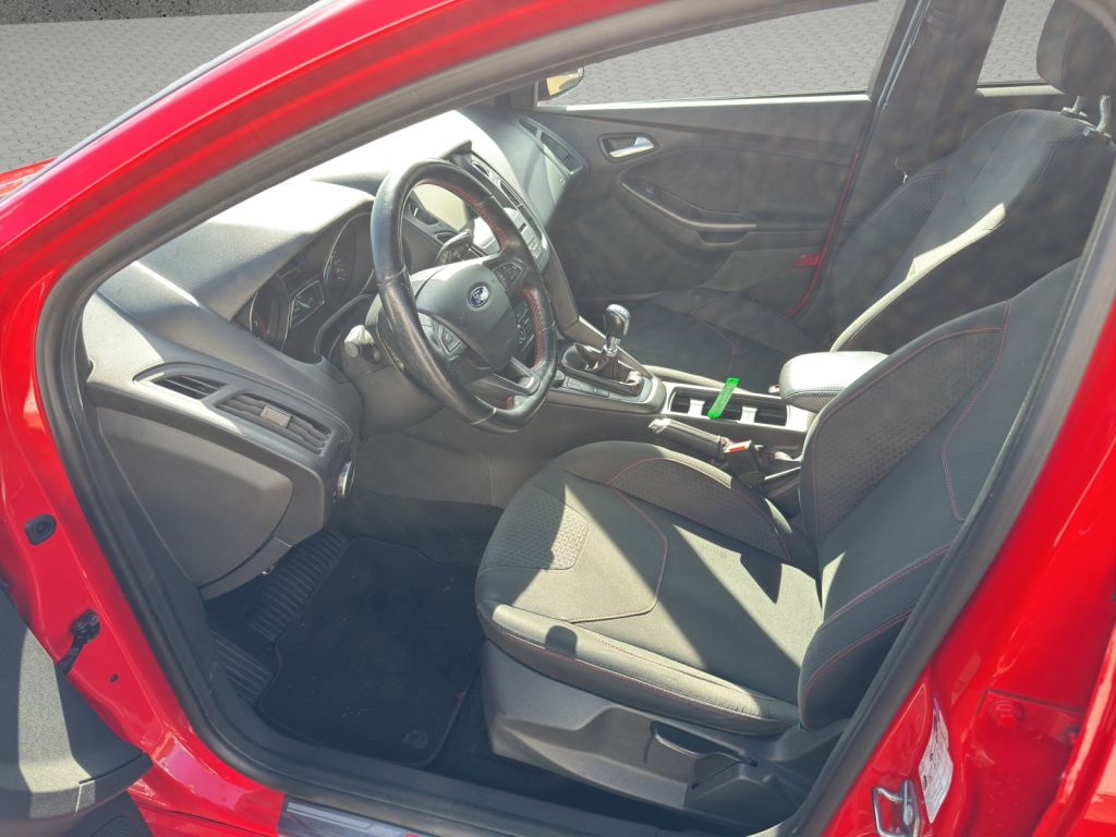 Fahrzeugabbildung Ford Focus Sport 1.5 Ltr. 150 PS *SCHIEBEDACH*NAVI*