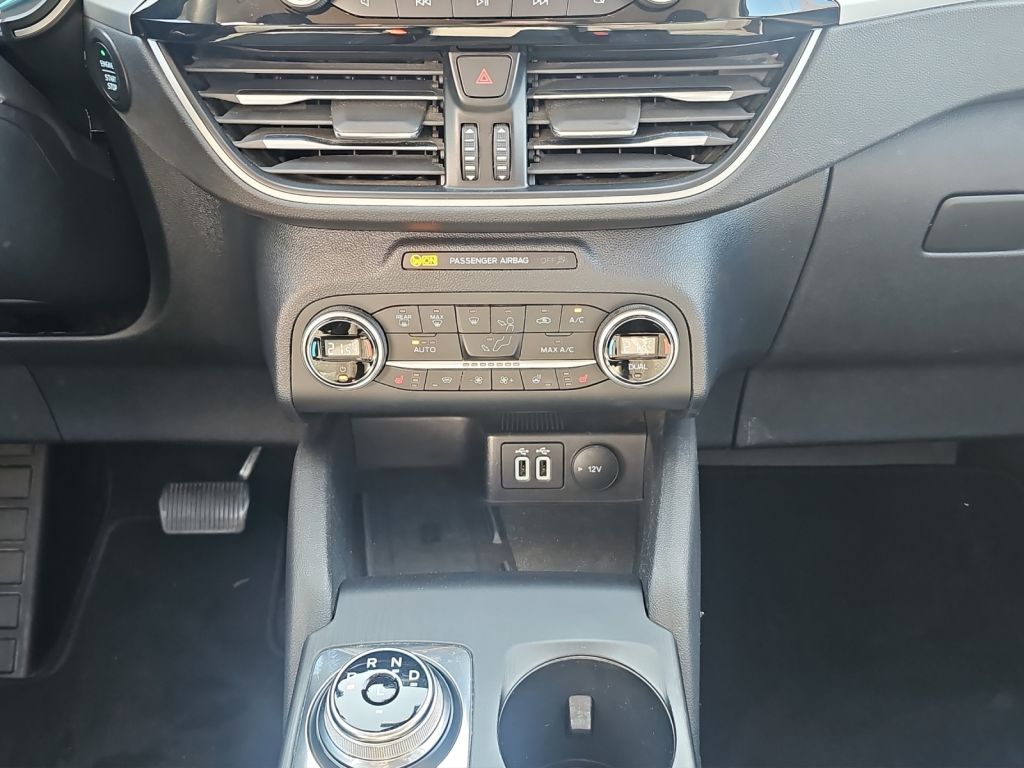 Fahrzeugabbildung Ford Kuga PHEV C&C *CARPLAY*NAVI*SHZ*