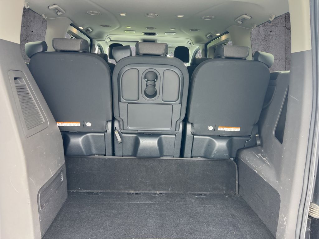 Fahrzeugabbildung Ford Tourneo Custom 320 L1H1 VA Autm. Titanium