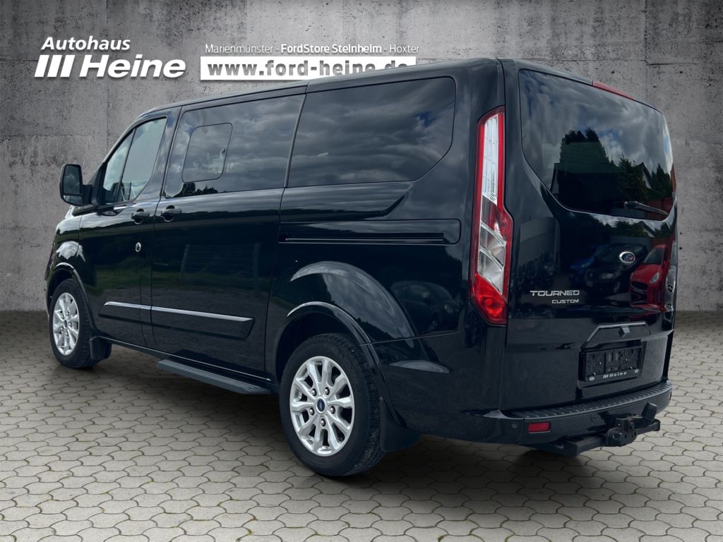 Fahrzeugabbildung Ford Tourneo Custom 320 L1H1 VA Autm. Titanium