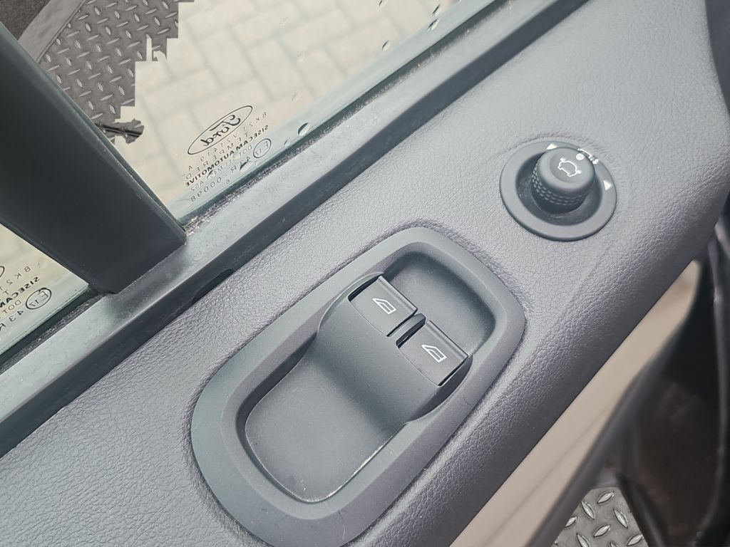 Fahrzeugabbildung Ford Tourneo Custom Titanium 310 L1H1 *LEDER*