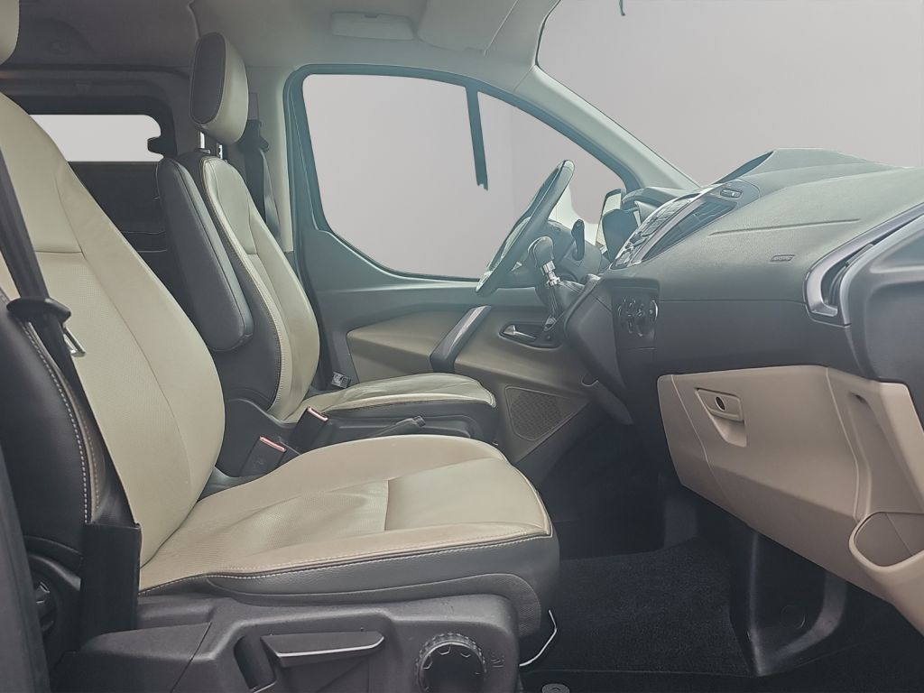 Fahrzeugabbildung Ford Tourneo Custom Titanium 310 L1H1 *LEDER*