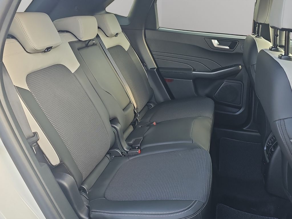 Fahrzeugabbildung Ford Kuga 2.5 Duratec PHEV SOUND EDITION