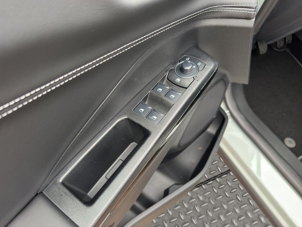 Fahrzeugabbildung Ford Puma TITANIUM 1.0 Ltr. Hybrid 125 PS *NAVI*RFK*