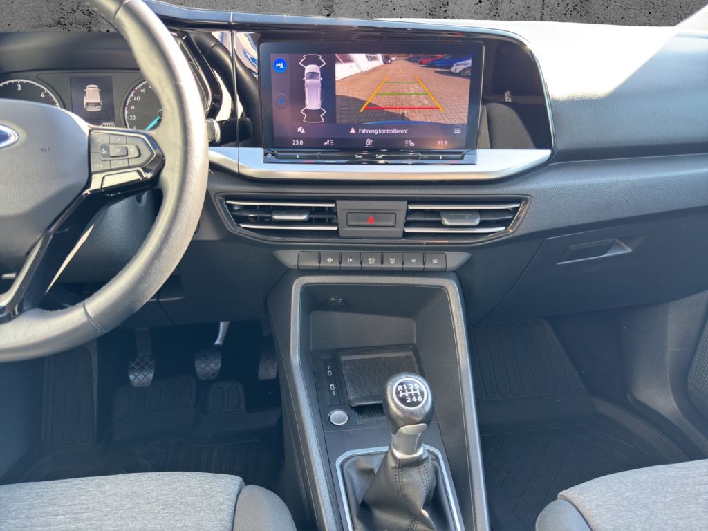 Fahrzeugabbildung Ford Grand Tourneo Connect 2.0 EcoBlue ACTIVE *7-SITZ*RFK*PANO*