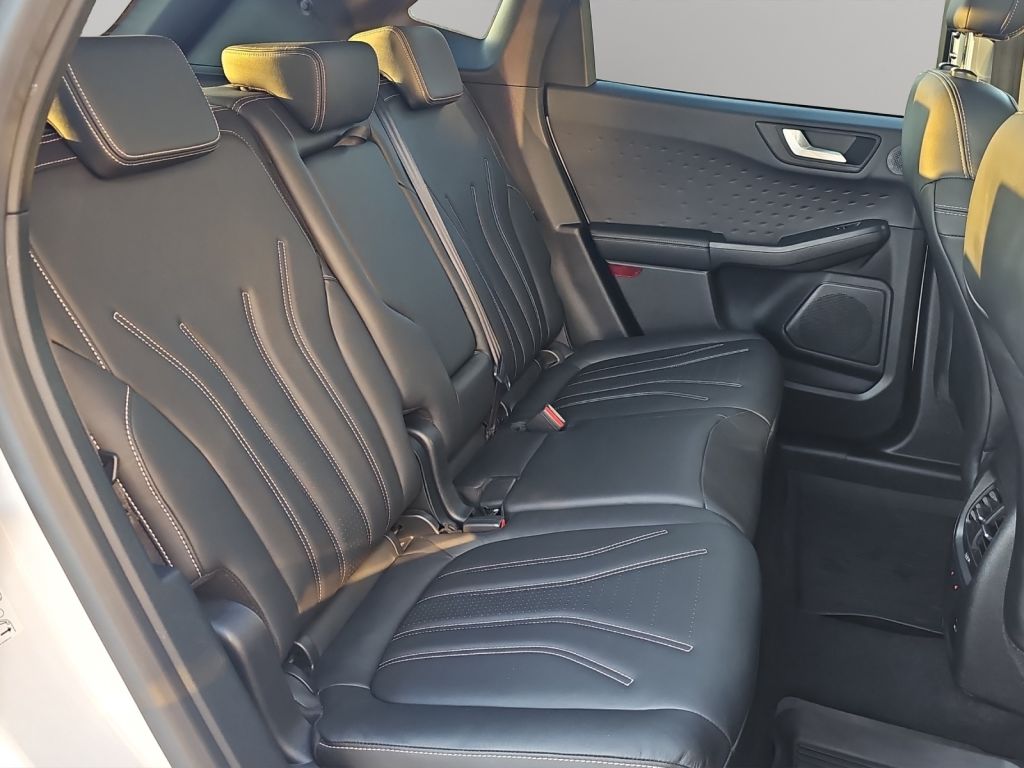 Fahrzeugabbildung Ford Kuga VIGNALE 2.5 Ltr. 225 PS *ACC*AHK*PANO*