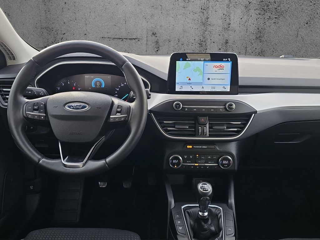 Fahrzeugabbildung Ford Focus Turnier C&C 1.0 Ltr. 125 PS *AHK*NAVI*PDC*