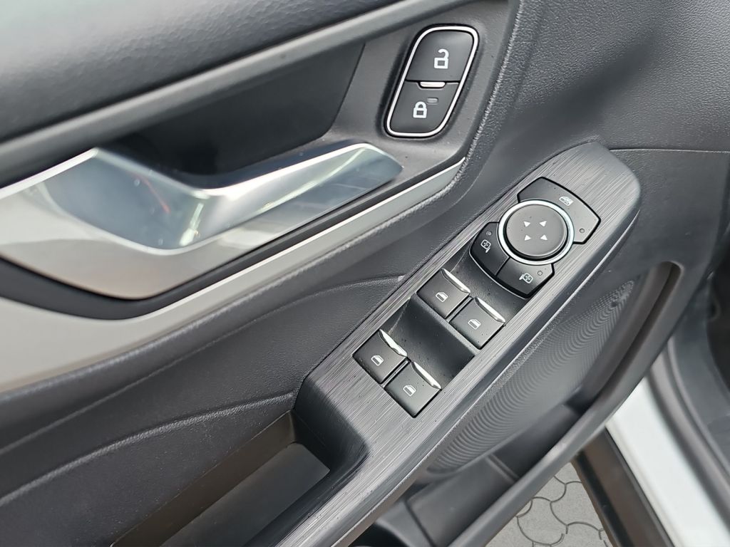 Fahrzeugabbildung Ford Kuga 2.5 Duratec PHEV COOL&CONNECT
