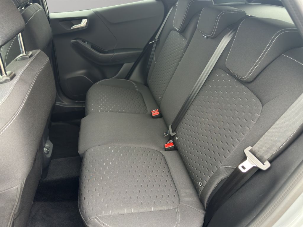 Fahrzeugabbildung Ford Puma TITANIUM 1.0 Ltr. Hybrid 125 PS *AUTOMATIK*NAVI*PDC*