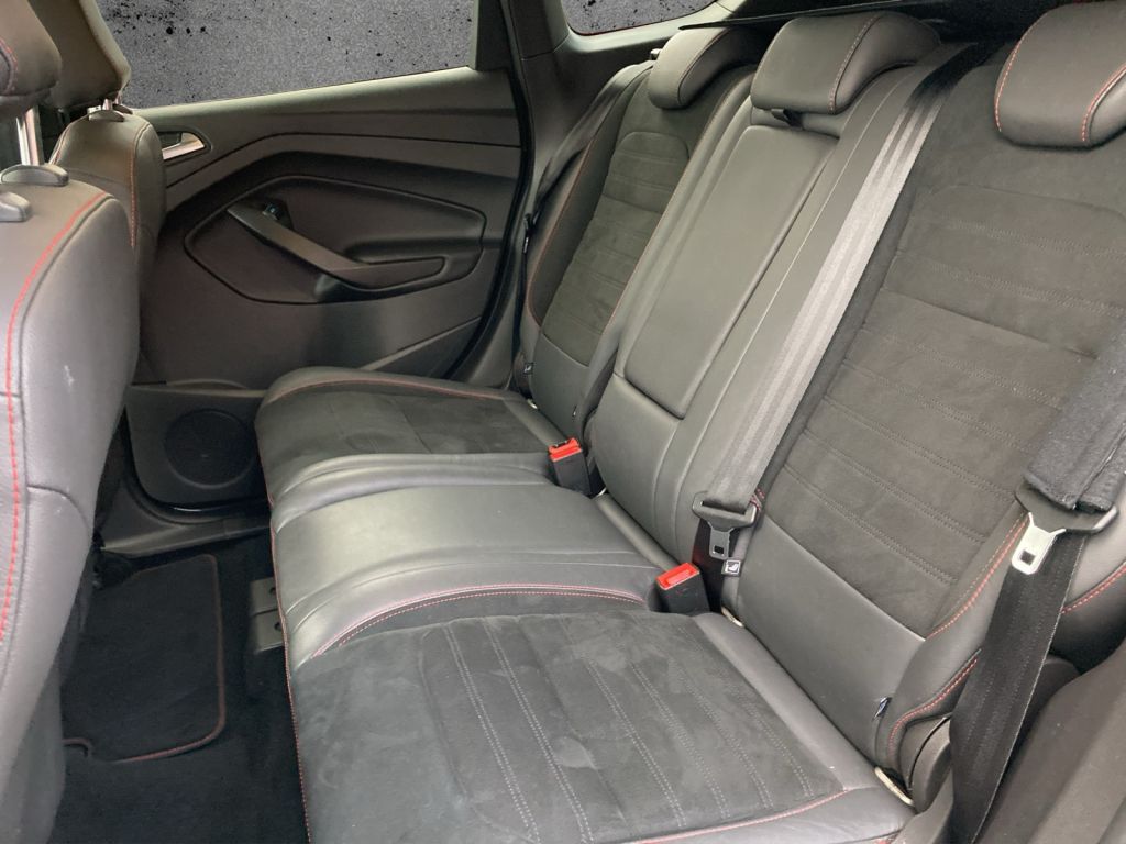 Fahrzeugabbildung Ford Kuga 1.5 EcoBoost 2x4 ST-Line