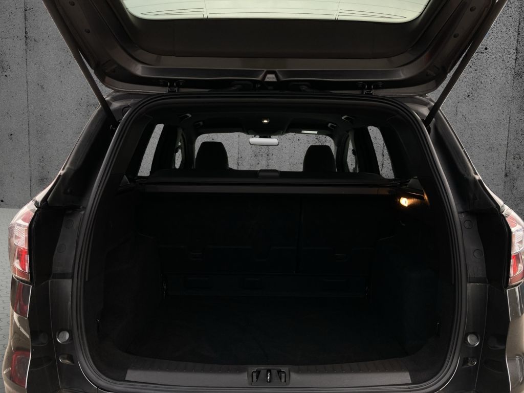 Fahrzeugabbildung Ford Kuga 1.5 EcoBoost 2x4 ST-Line