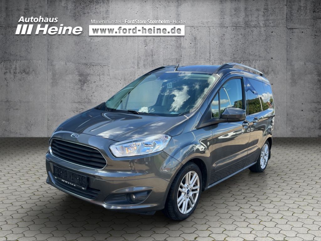 Ford Tourneo Courier 1.0 EcoBoost Titanium