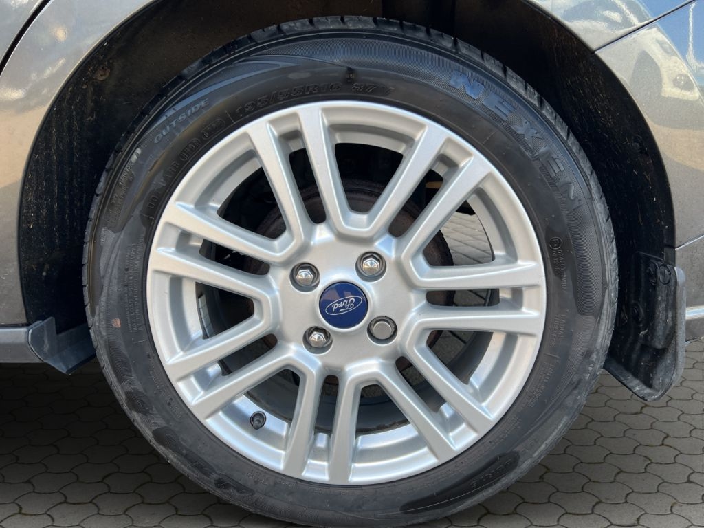 Fahrzeugabbildung Ford Tourneo Courier 1.0 EcoBoost Titanium