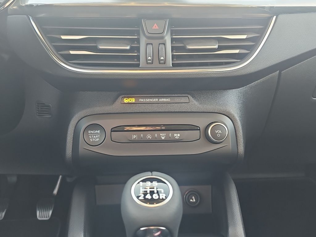 Fahrzeugabbildung Ford Focus TITANIUM 1.0 Ltr. Hybrid 125 PS *LED*CARPLAY*