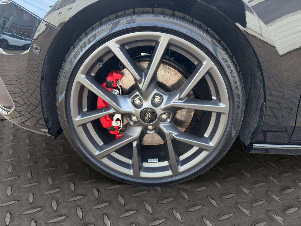 Fahrzeugabbildung Ford Focus Turnier ST X *PANO*ELEK.-HECK*B&O*AUTOMATIK*