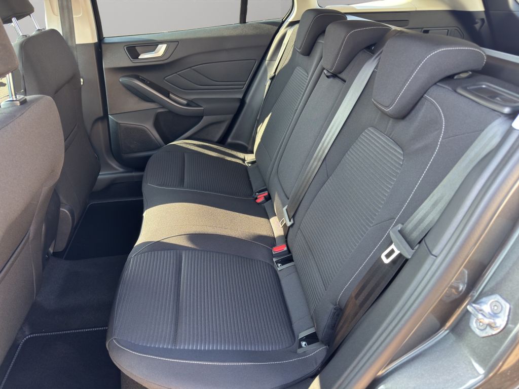 Fahrzeugabbildung Ford Focus Turnier ACTIVE X 1.0 Ltr. Hybrid Aut. 155 PS