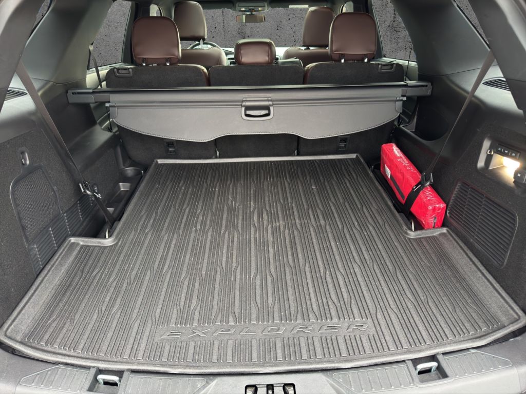 Fahrzeugabbildung Ford Explorer PLATINUM PHEV 3.0 Ltr. 457 PS *AHK*PANO*